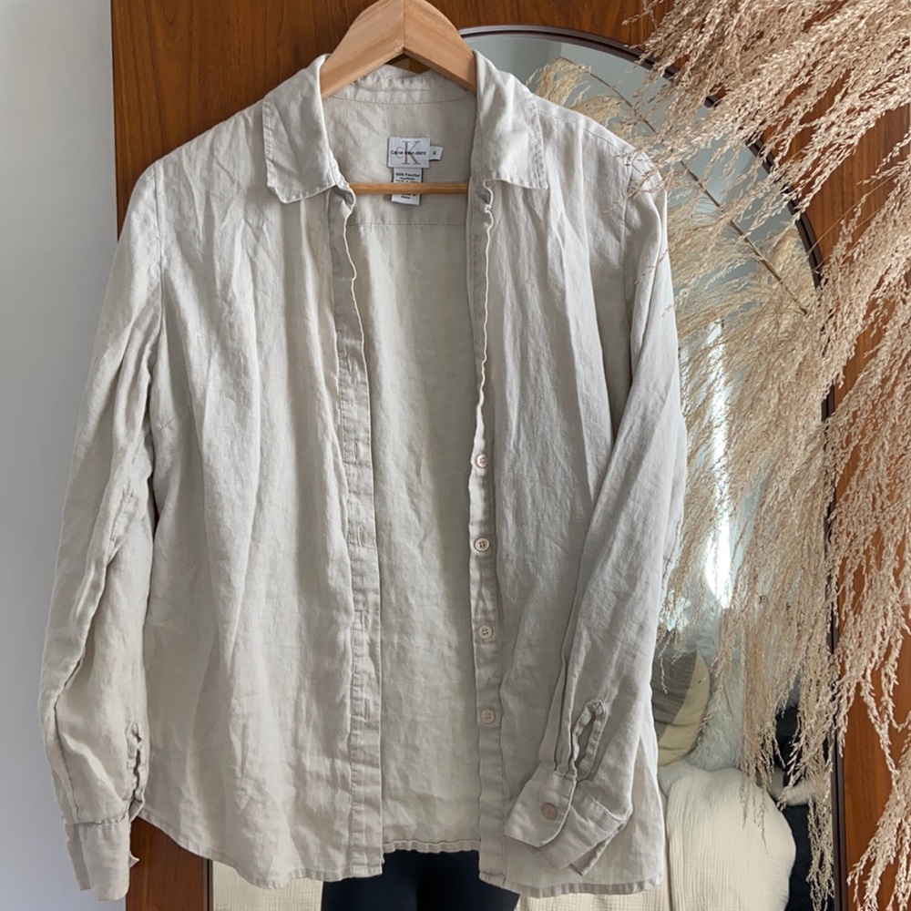 Calvin Klein button up top